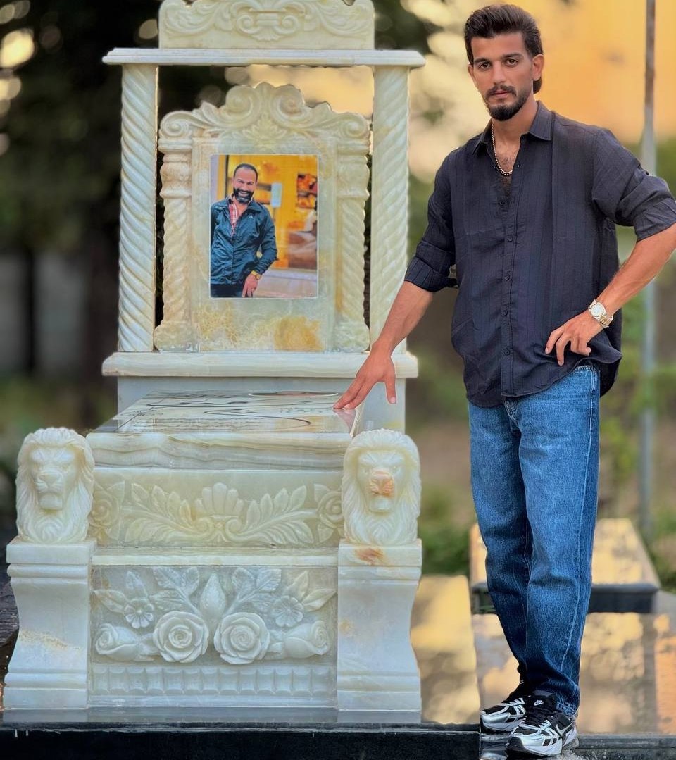 دانلود آهنگ بنام آوازی با صدای محمد گلردی