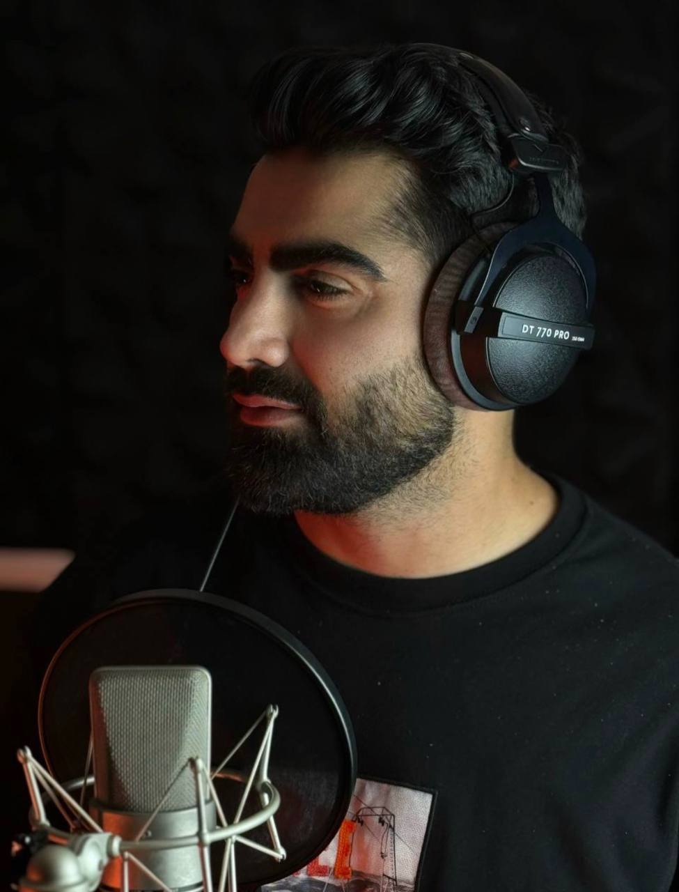 دانلود آهنگ بنام لعنت به این دل با صدای وحید دیویان