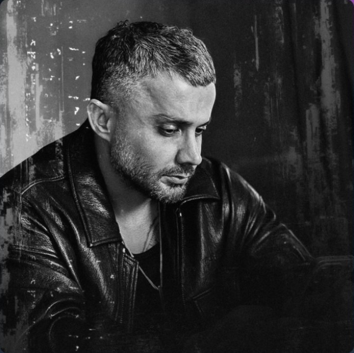 دانلود آهنگ بنام اگه قیامت قصه ووشه با صدای ابی عالی